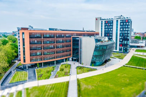 study in DE MONTFORT UNIVERSITY