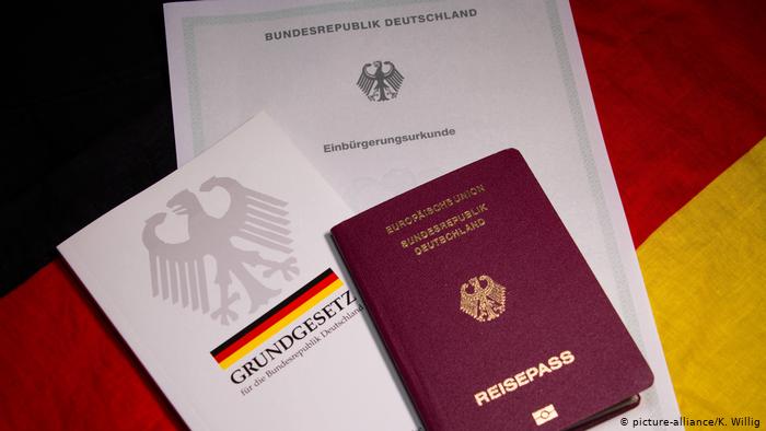 British migrants became naturalized German citizens